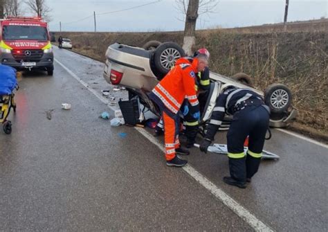 Accident rutier grav în apropiere de Agighiol Un autoturism s a