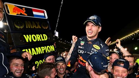 Verstappen Wins Wet Japanese GP To Clinch 2nd Straight Formula 1