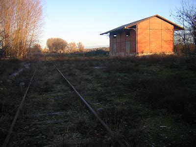 Esperando al tren El Ferrocarril Valladolid Ariza 3ª parte