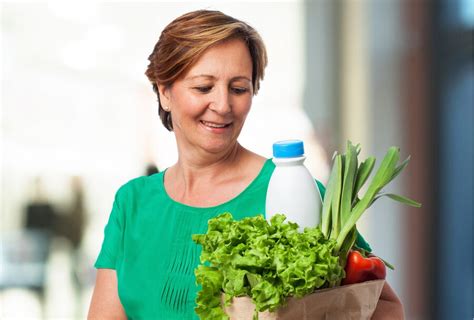 Como cuidar da alimentação na menopausa ABM Sua saúde em primeiro Lugar