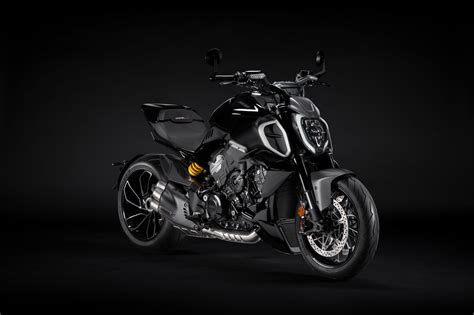 Ducati Introduces 3 Customized Packages For Diavel V4 - BNM