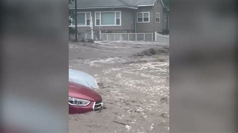 Heavy Rains Cause Flash Flooding In New York [video]