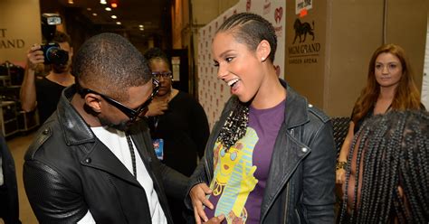 Usher felt Alicia Keys's baby bump at the iHeartRadio Music Festival ...