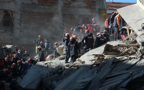 Terremoto En Turquía Hay 22 Muertos Y Más De 1000 Heridos El Cronista