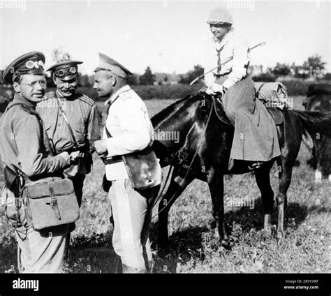 Medical Assistance During Ww1 Hi Res Stock Photography And Images Alamy