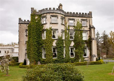 Reviewing Our Stay at Ballyseede Castle Hotel in Ireland