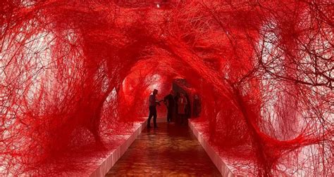 L Exposition Beyond Consciousness De Chiharu Shiota Au Mus E Des