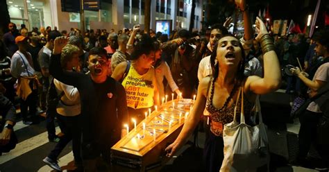 Miles De Brasileños Salieron A Las Calles Para Exigir La Renuncia De