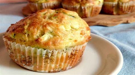 Muffins aux courgettes et au thon légers et succulents