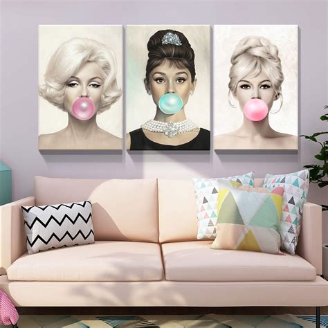 Audrey Hepburn And Marilyn Monroe Bubble Gum