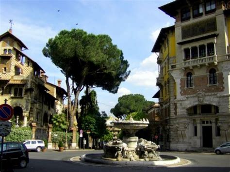 Quartiere Coppedè 4 Piazza Mincio con la fontana delle Ran Massim