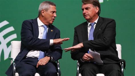 Bolsonaro Deu Meia Volta Para Complicar Generais Da Banda Golpista