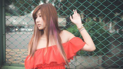 Redhead Auburn Hair Dyed Hair Long Hair Wu Ni Asian Women Red