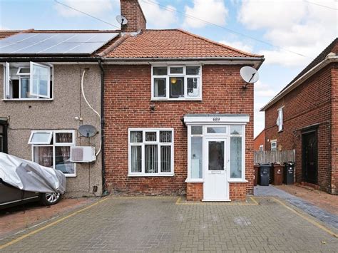 3 Bed End Terrace House For Sale In Becontree Avenue Dagenham Essex