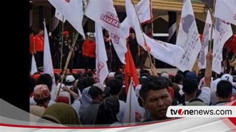 Ribuan Relawan Buruh Tumpah Ruah Hadiri Kampanye Akbar Ganjar Mahfud Di