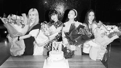 Anniversary Ke Blackpink Para Member Unggah Foto Hitam Putih Dengan