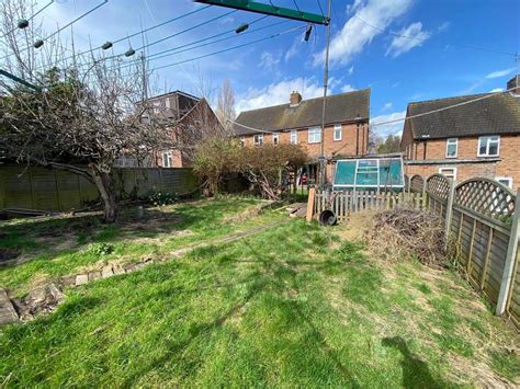 Lower Bourne Gardens, Ware, SG12 - Elliot Heath