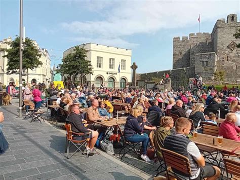 Rugby World Cup To Be Screened In Castletown Square Fm Isle Of Man