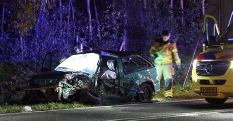 Gewonde Bij Zware Aanrijding Op N35 Bij Enschede Weg In Beide