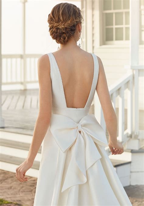 Rosa Clara Cumey Minimalist Wedding Dress With Bow Back Hk Dbr