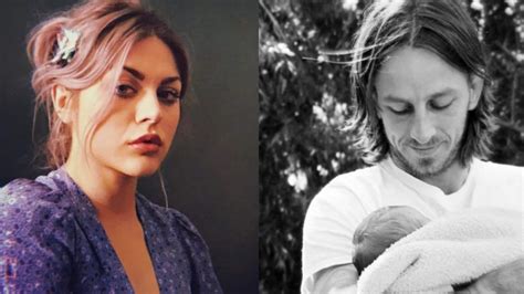 Kurt Cobain S Daughter Frances Bean Welcomes First Baby With Riley Hawk