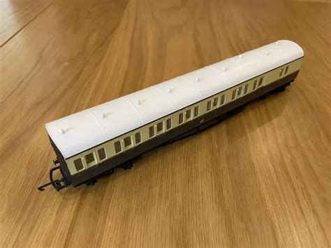 Hornby R A Suburban B Set Coach In Gwr Chocolate And Cream