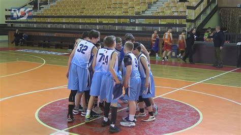 MKKS SIARKA TARNOBRZEG UKS BASKET 15 PRZEMYŚL 76 45 25 28