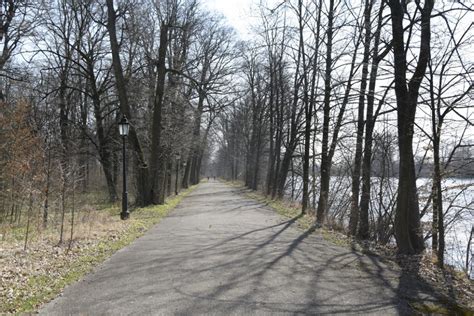 Pałac w Otwocku Wielkim zaskakujące miejsce które idealnie sprawdzi