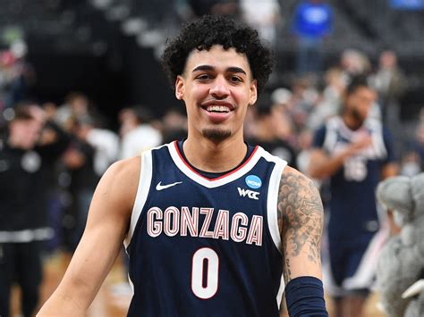 WATCH Puerto Rican Julian Strawther Goes Viral For March Madness Shot