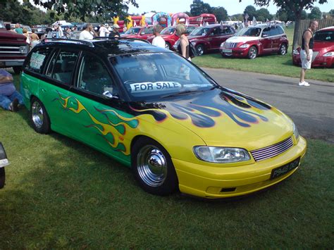 1997 Vauxhall Omega Estate Custom Triggers Retro Road Tests Flickr