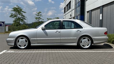 Mercedes Benz E Class W Brillantsilber