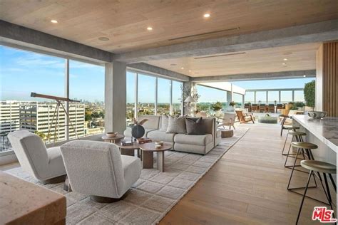 Jason Oppenheim Of Selling Sunset Lists His Hollywood Penthouse For 75m