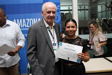 Entrega De Certificados De Cursos Realizados Pelo Sine Am