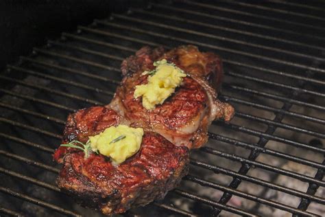 Rib Eye Con Mantequilla De Romero Y Ajo Rib Eye A La Sal