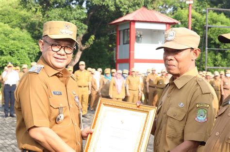 Pemkot Bekasi Serahkan Beberapa Penghargaan Dan Kukuhkan Kepengurusan