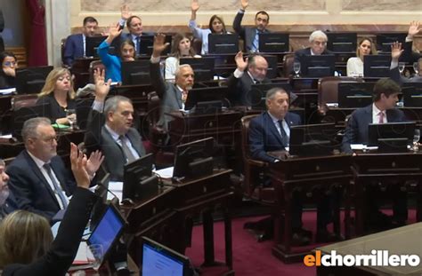 A Mano Alzada Y Sin Debate Los Senadores Se Aprobaron Un Aumento De