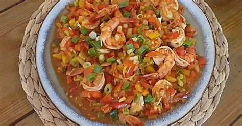 Crevettes sauce piquante sautées aux légumes un classique asiatique