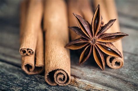 10 Cinnamon Benefits For Skin And How To Use It