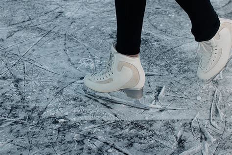 6 Best Places for Ice Skating in Melbourne | TOT: HOT OR NOT