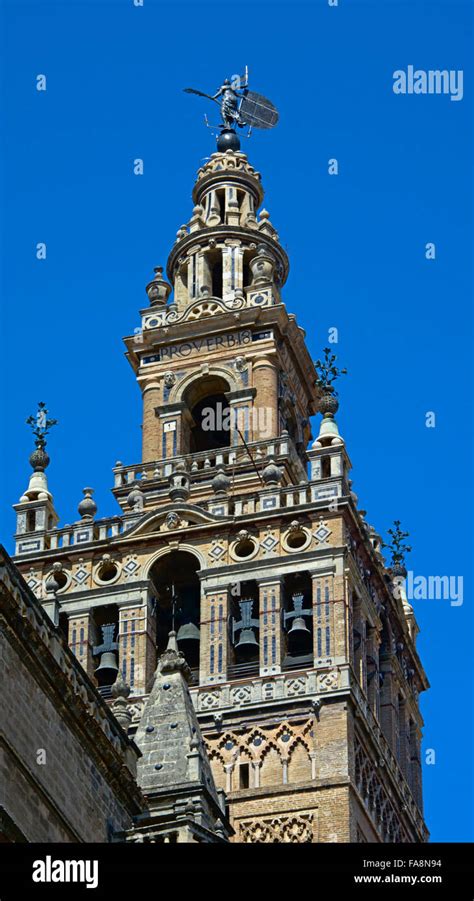 Giralda bell tower of seville cathedral Stock Photo - Alamy