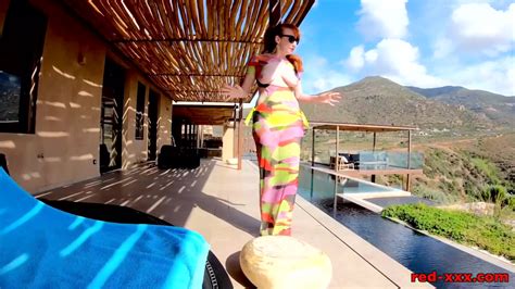 Ginger Haired Milf Crimson Hardcore Masturbating Outside By The Pool