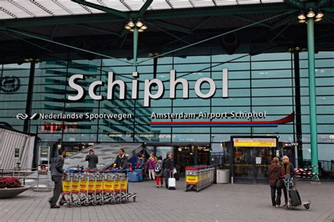 Amsterdam Schiphol Airport: arrivals, departures and how to get from ...