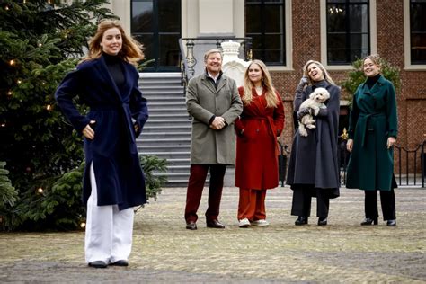 Winterfotosessie Koninklijk Gezin Op Paleis Huis Ten Bosch Kerstmis