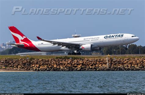 VH QPE Qantas Airbus A330 303 Photo By JEONG BEOM KYUN ID 952595