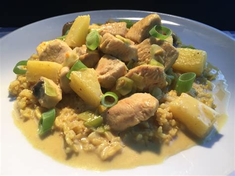 Hähnchen Ananas Curry mit Reis von Hot as Hell Chefkoch