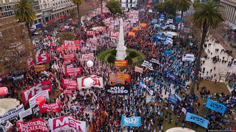 Fern Ndez Pede Unidade Em Dia De Protestos Na Argentina Dw