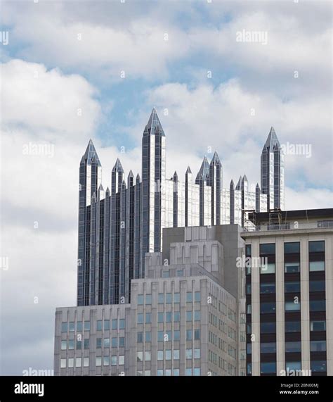 PPG city building in clouds in Pittsburgh PA Stock Photo - Alamy