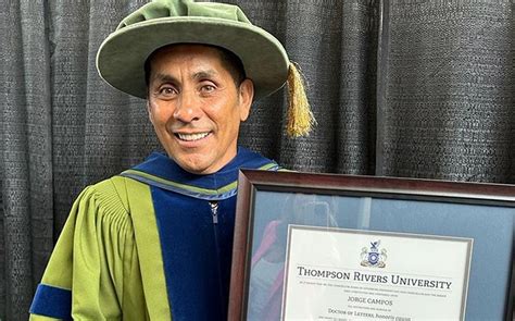 Jorge Campos Recibe Doctorado Honoris Causa En La Universidad Thompson