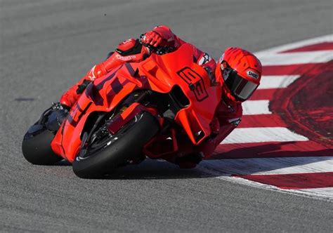 Álex Márquez lidera el test y su hermano Marc brilla de rojo Ducati