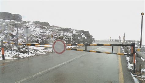 Neve fecha estradas no maciço central da serra da Estrela Notícias de